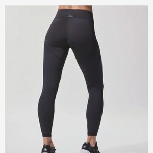 MICHI Cadence Ribbed High Performance 7/8 Length Black Leggings SZ XL MS…